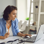 Trabajo remoto en la comodidad de su casa